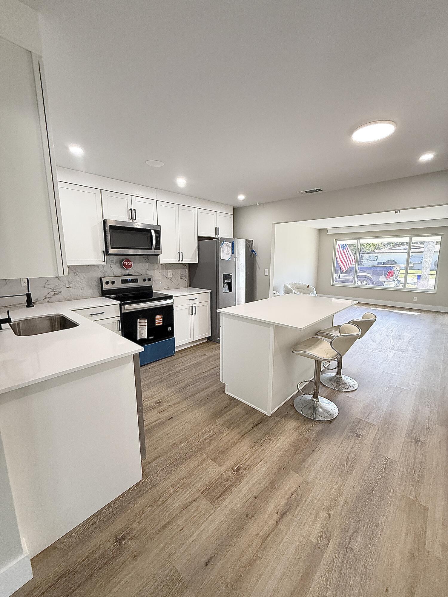 ROAN COURT - Residential Lease