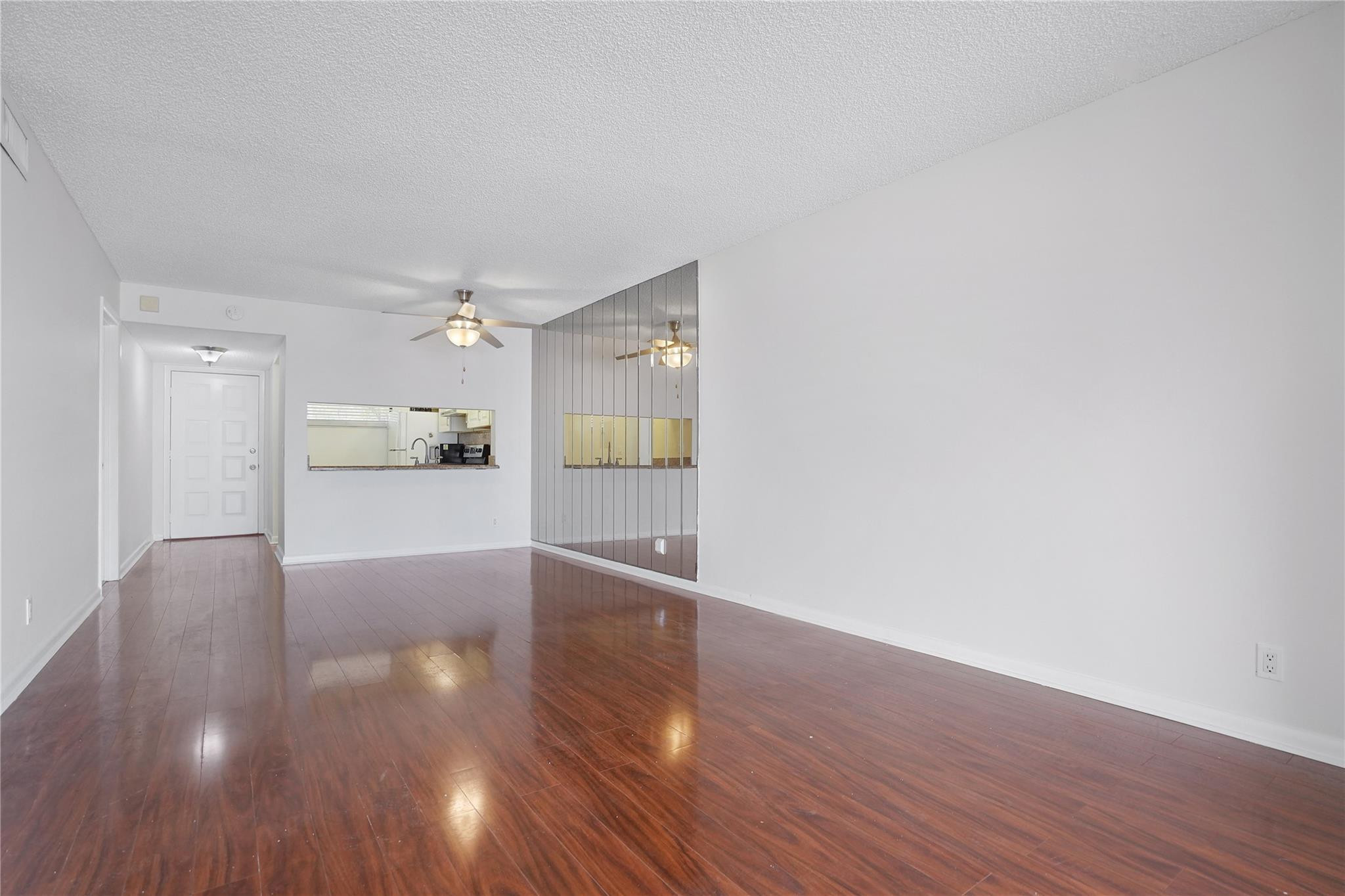 LAKE EMERALD - Residential Lease