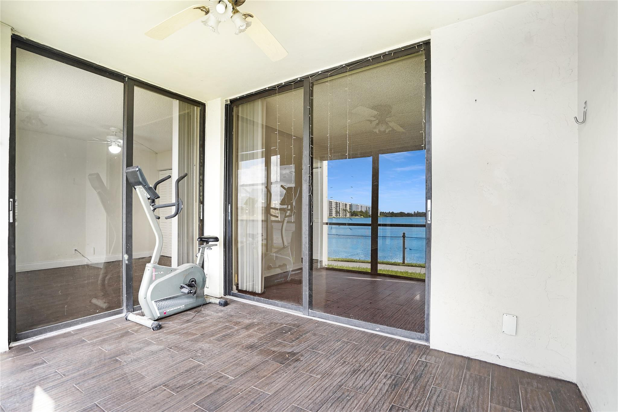 LAKE EMERALD - Residential Lease