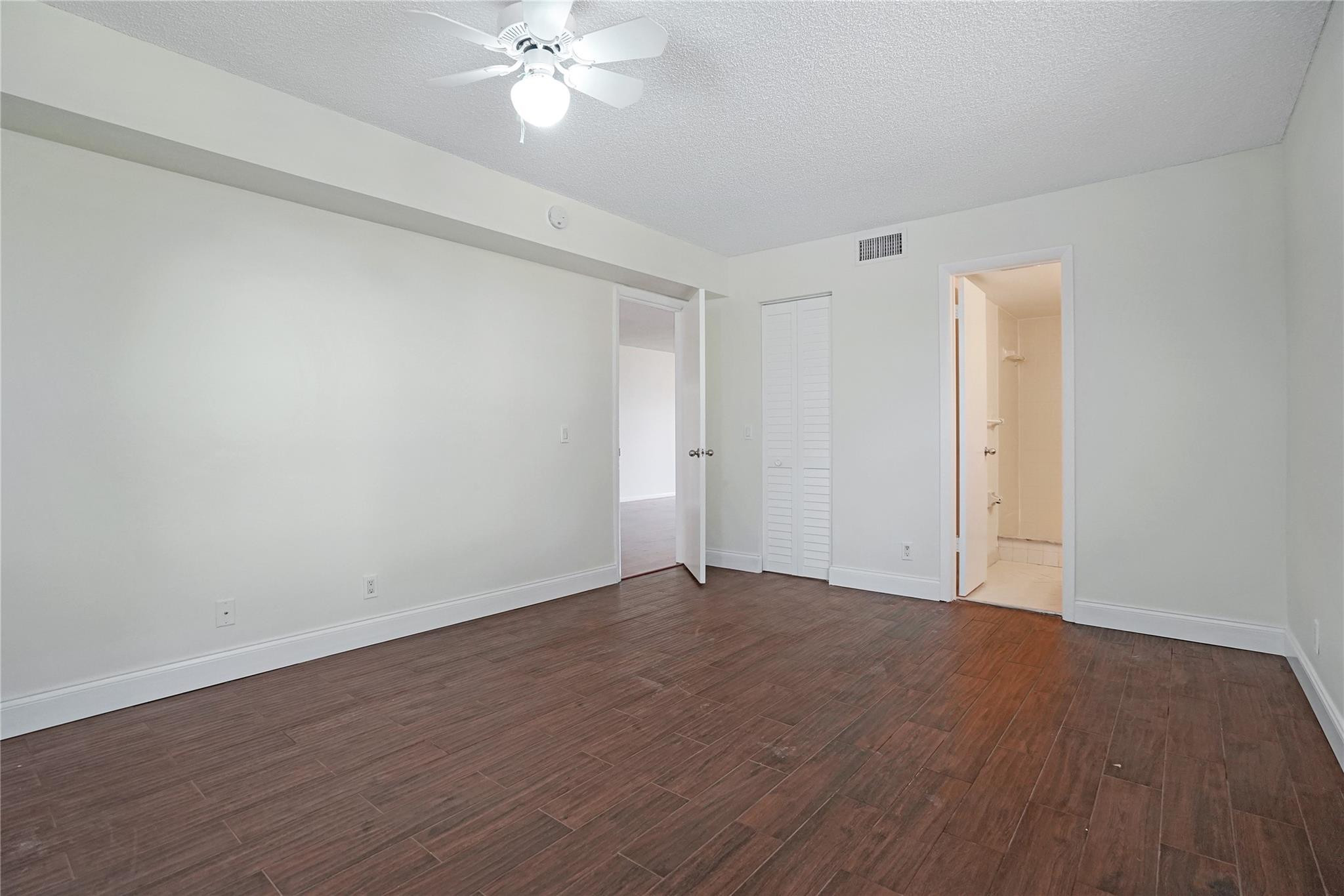 LAKE EMERALD - Residential Lease