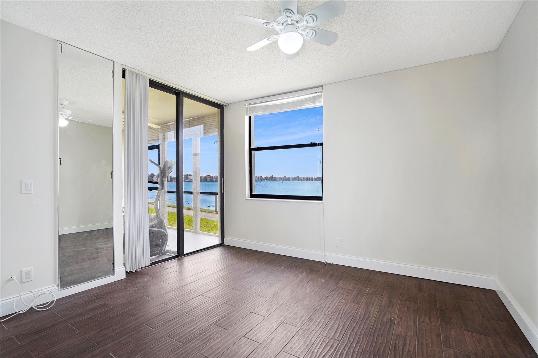 LAKE EMERALD - Residential Lease