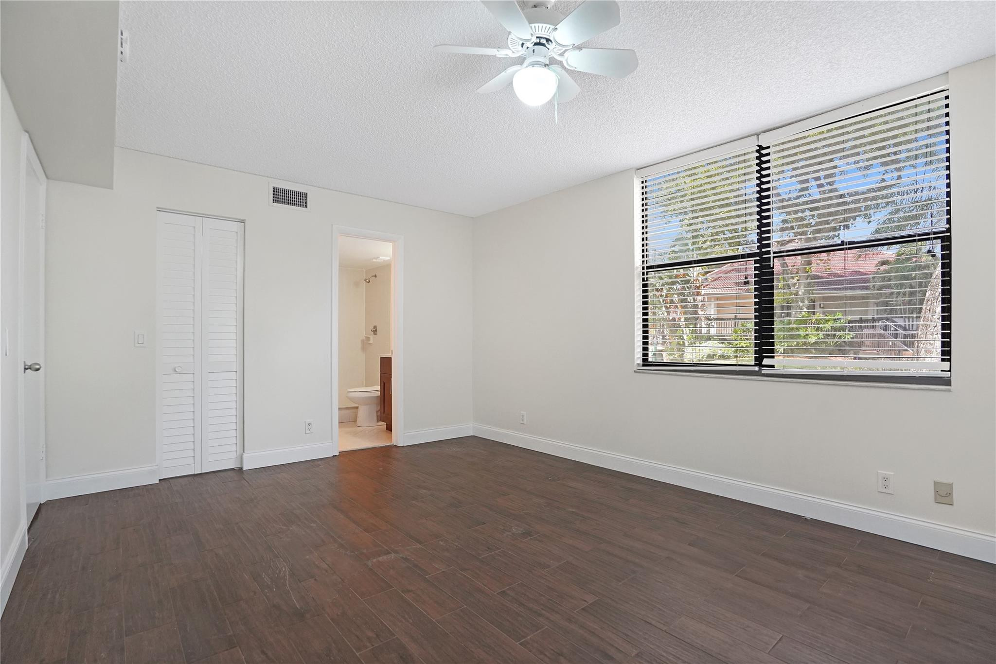 LAKE EMERALD - Residential Lease