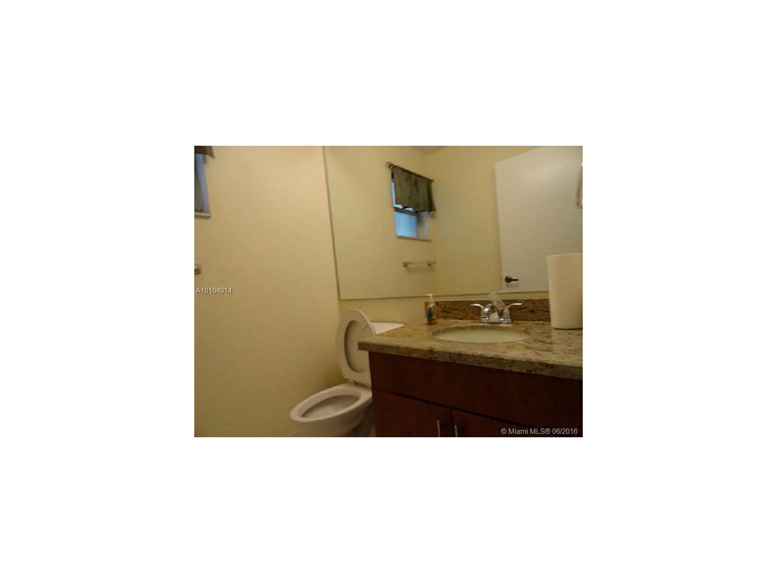 710 NW 207th Ave