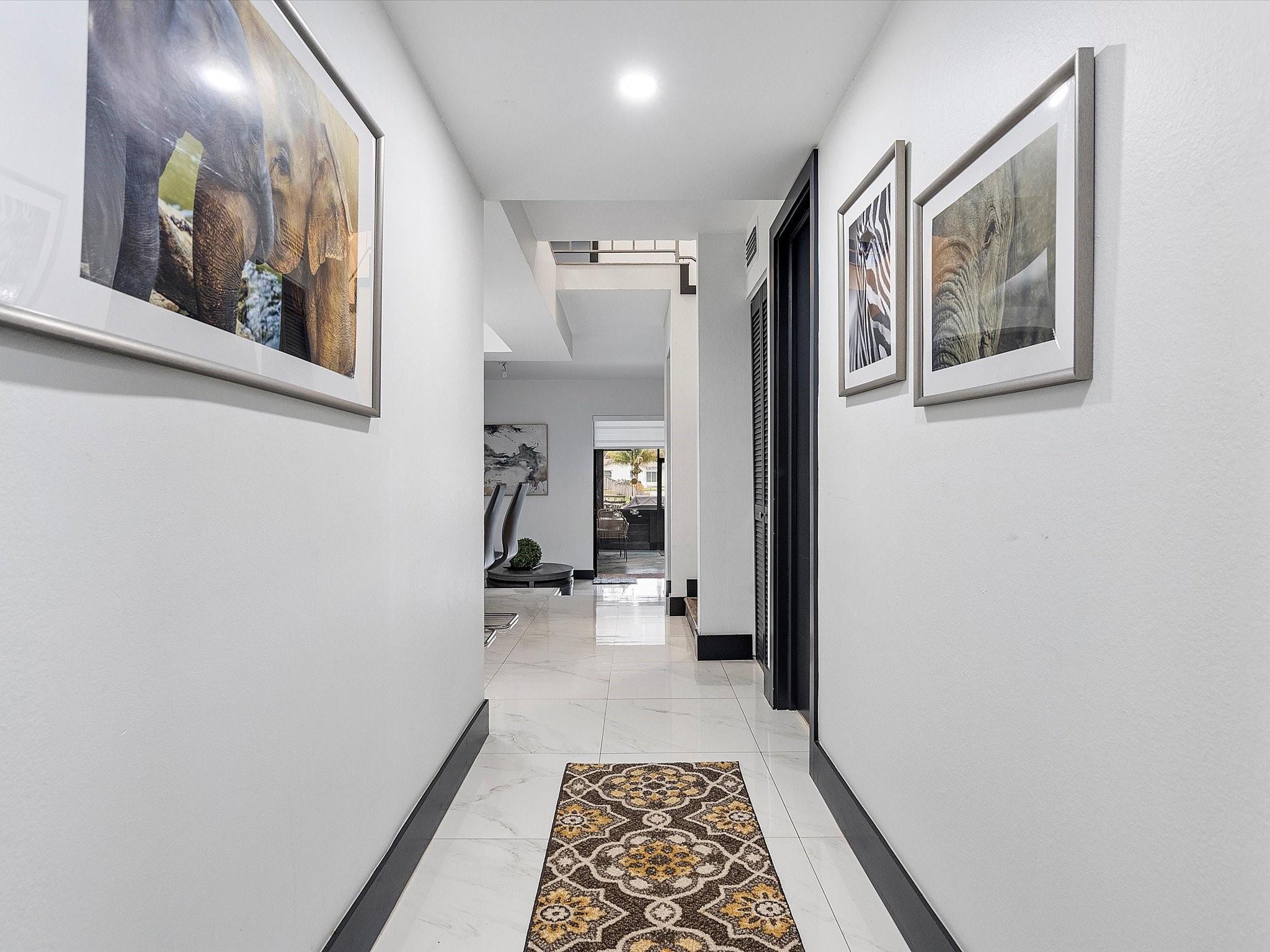 8992 Palm Tree Ln