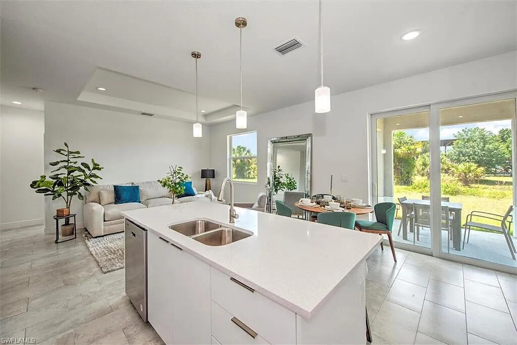 PORT LABELLE UNIT 8 - Residential