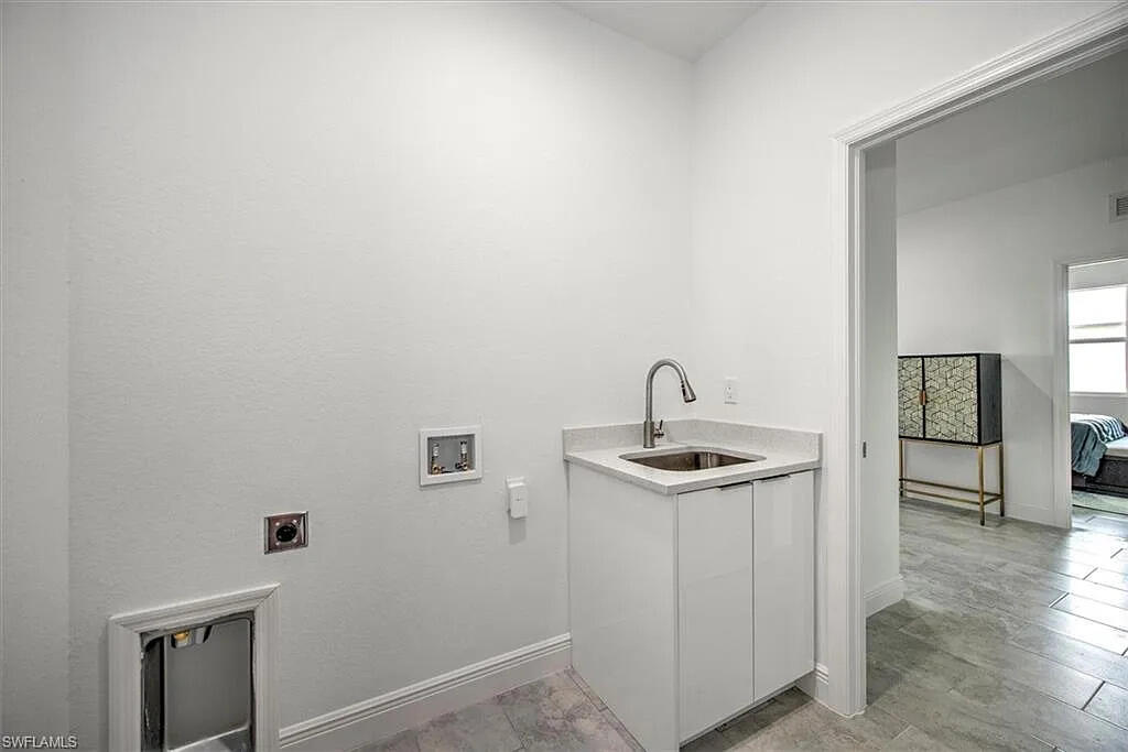 PORT LABELLE UNIT 8 - Residential