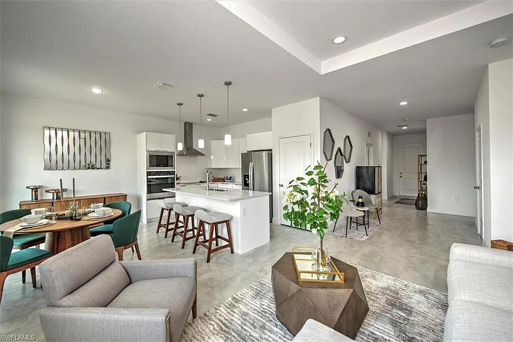 PORT LABELLE UNIT 8 - Residential