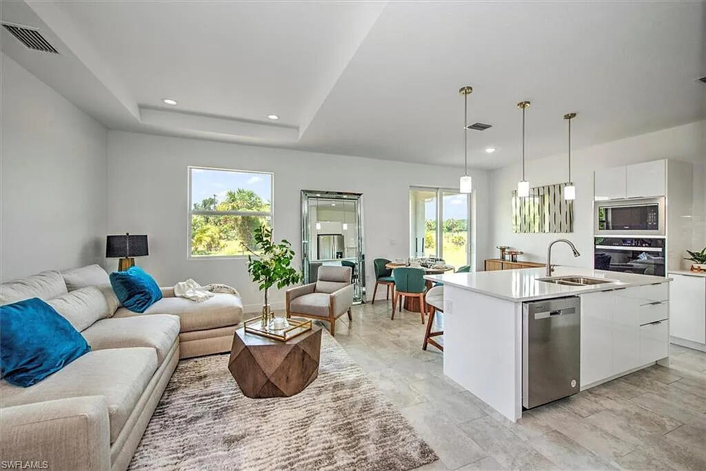 PORT LABELLE UNIT 8 - Residential