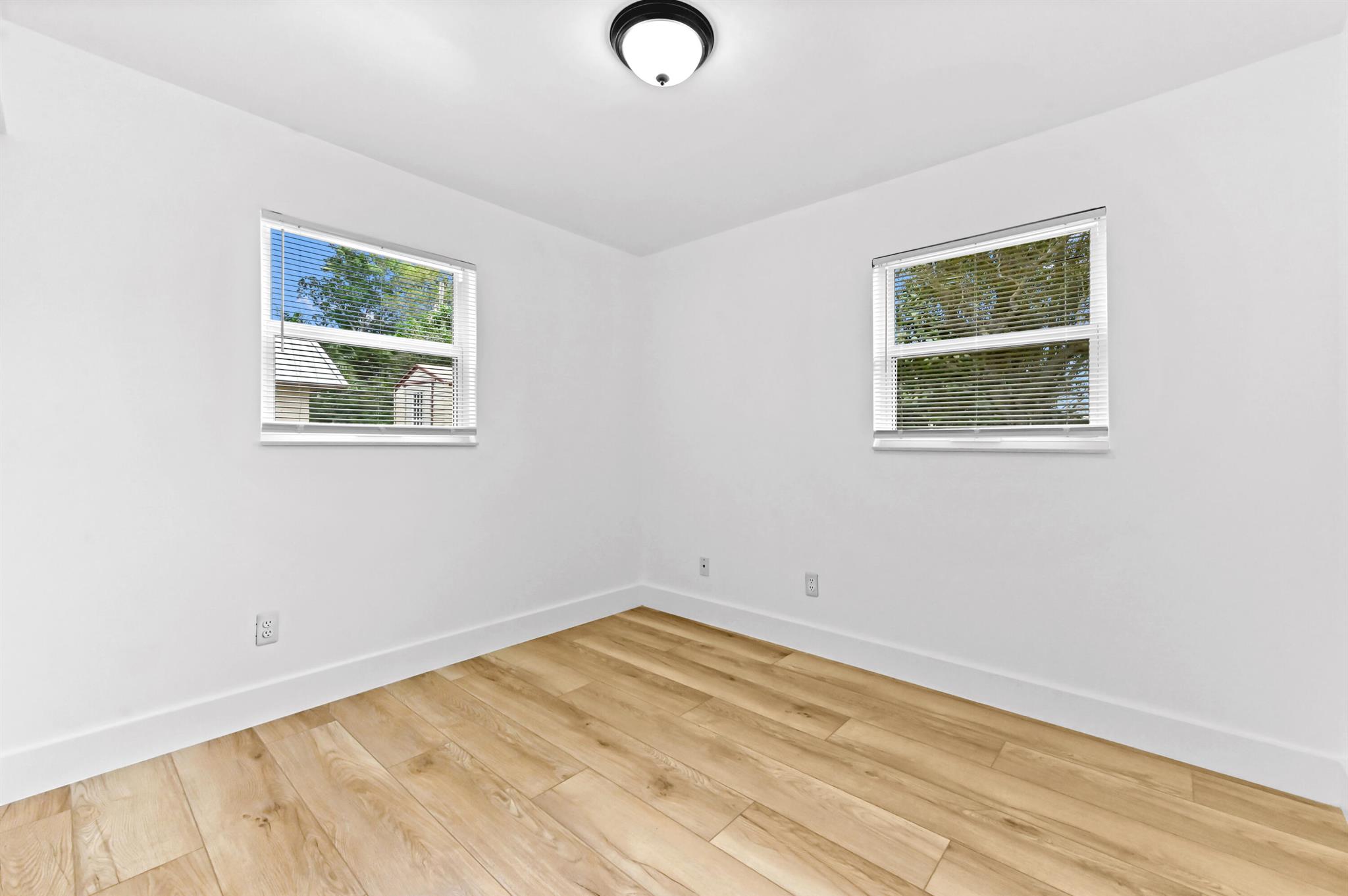 SHERWOOD FORREST - Residential