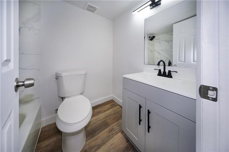 Country Gardens 1st Add - Residential Lease