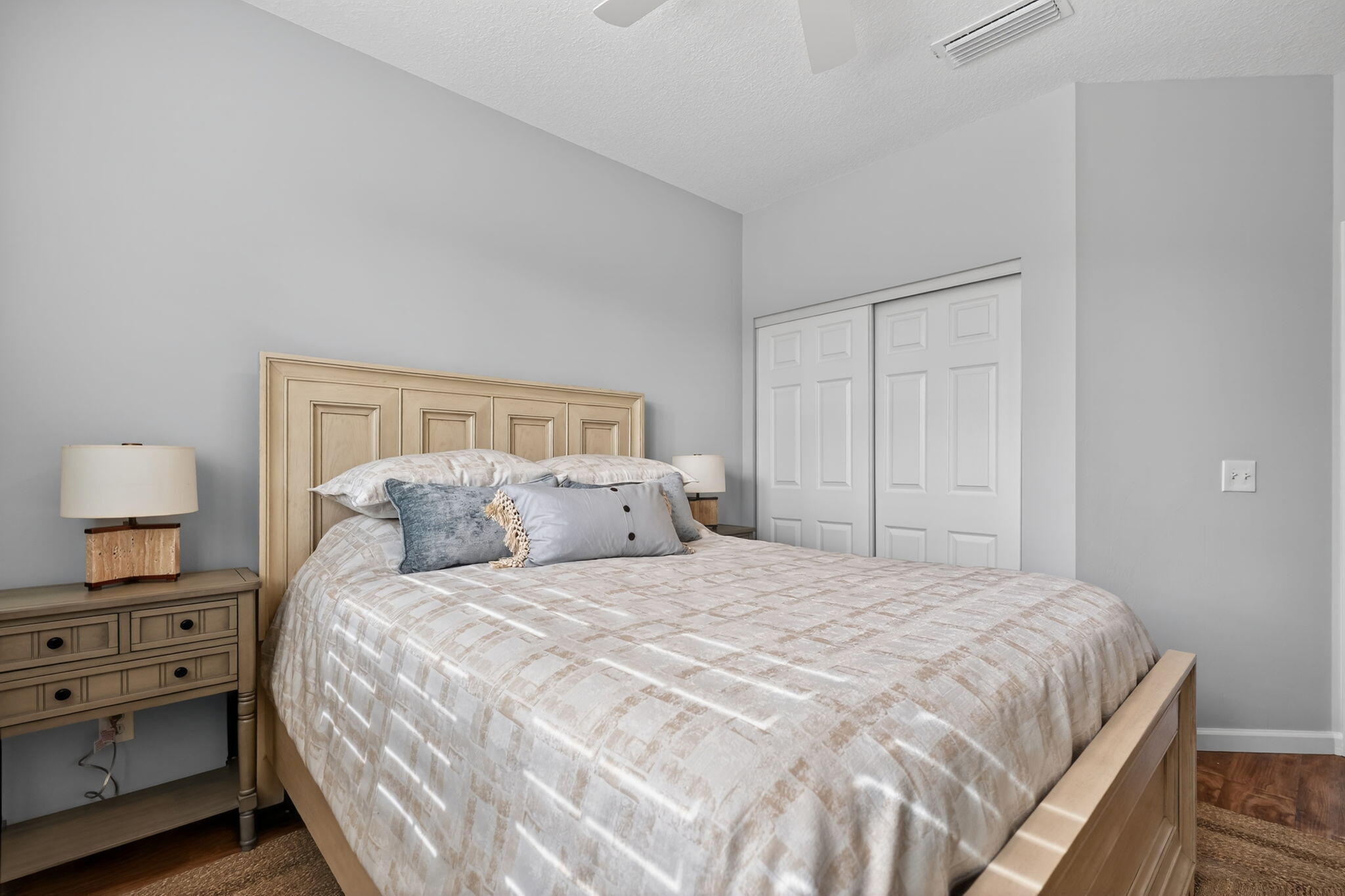 SEA COLONY 1 - Residential Lease