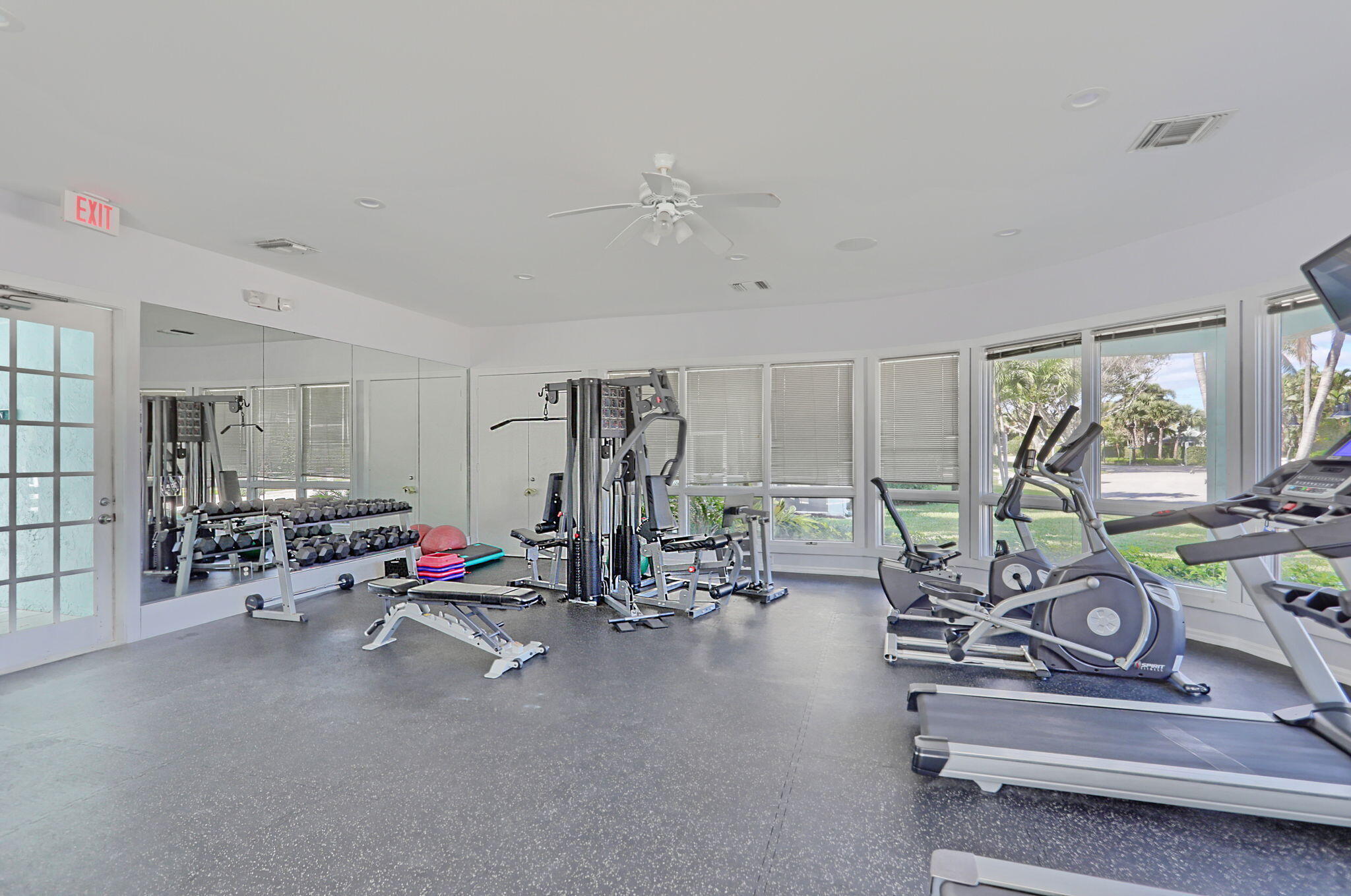 SEA COLONY 1 - Residential Lease