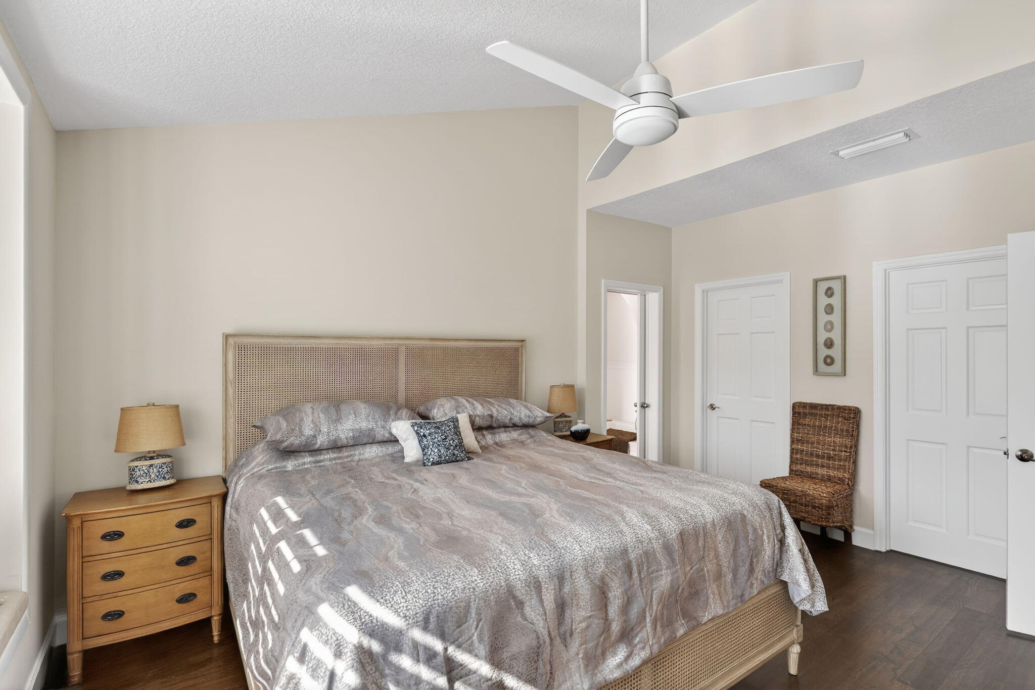 SEA COLONY 1 - Residential Lease