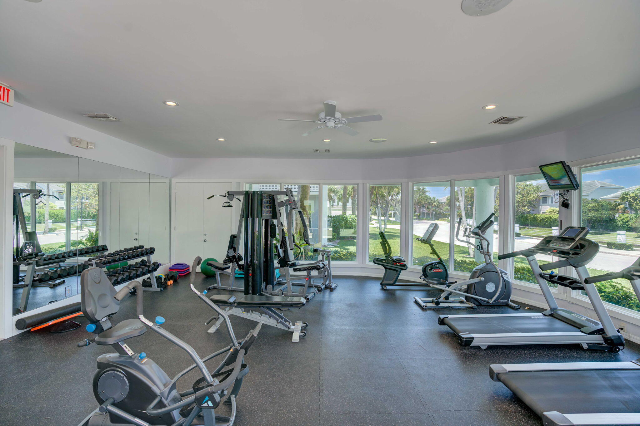 SEA COLONY 1 - Residential Lease