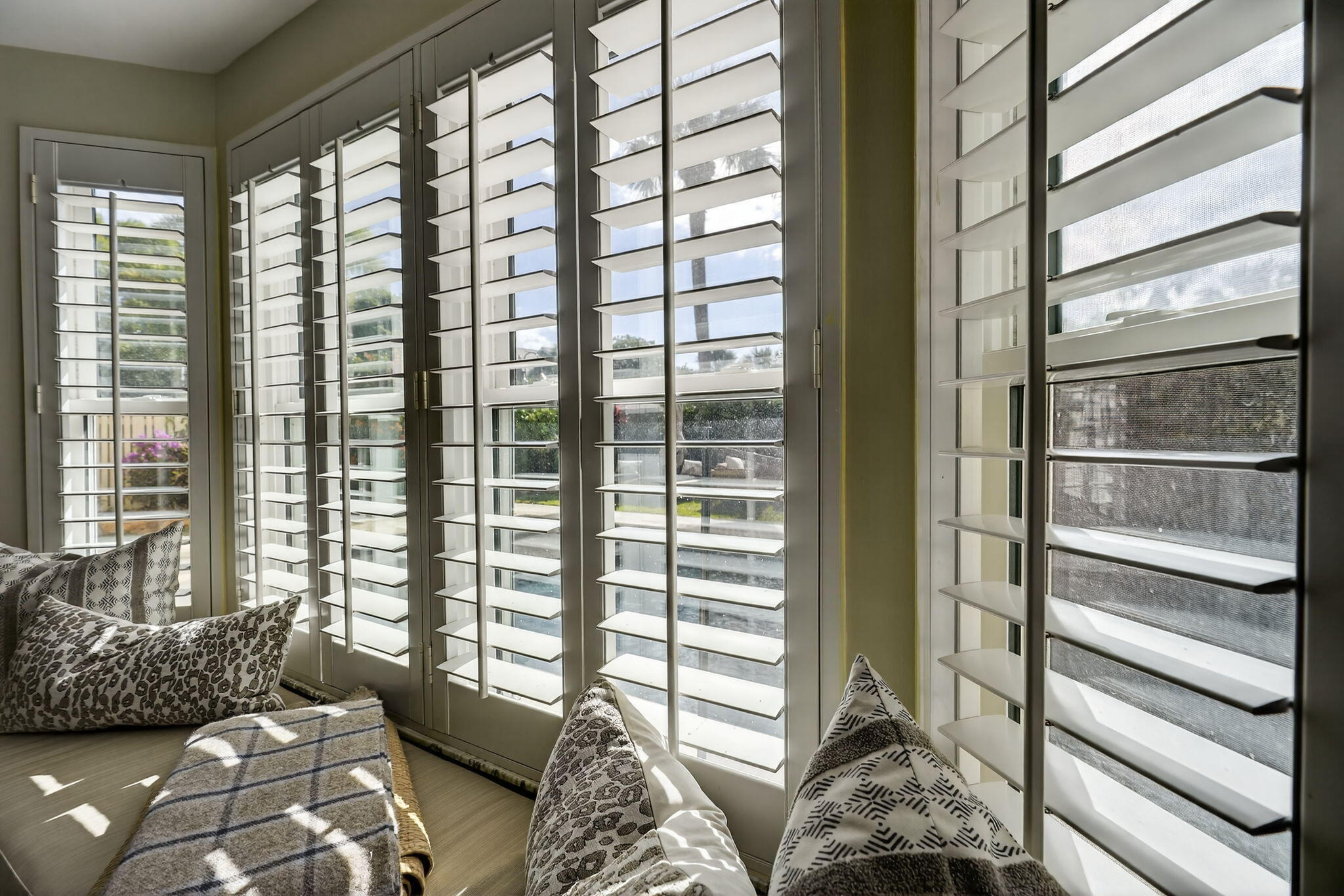SEA COLONY 1 - Residential Lease