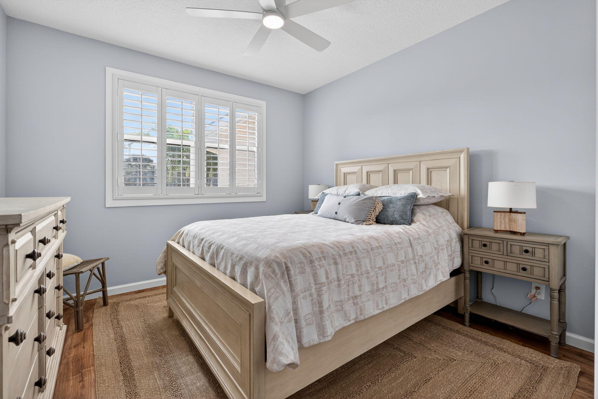 SEA COLONY 1 - Residential Lease