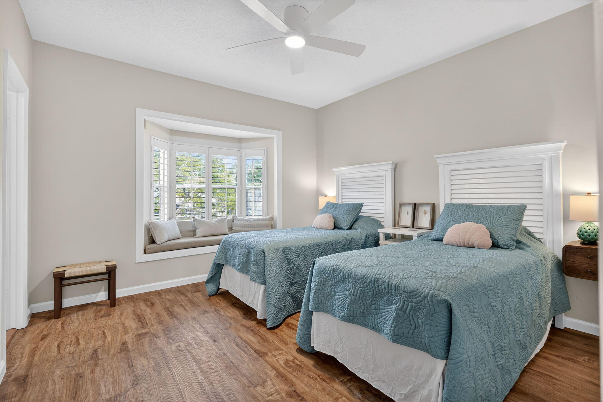 SEA COLONY 1 - Residential Lease