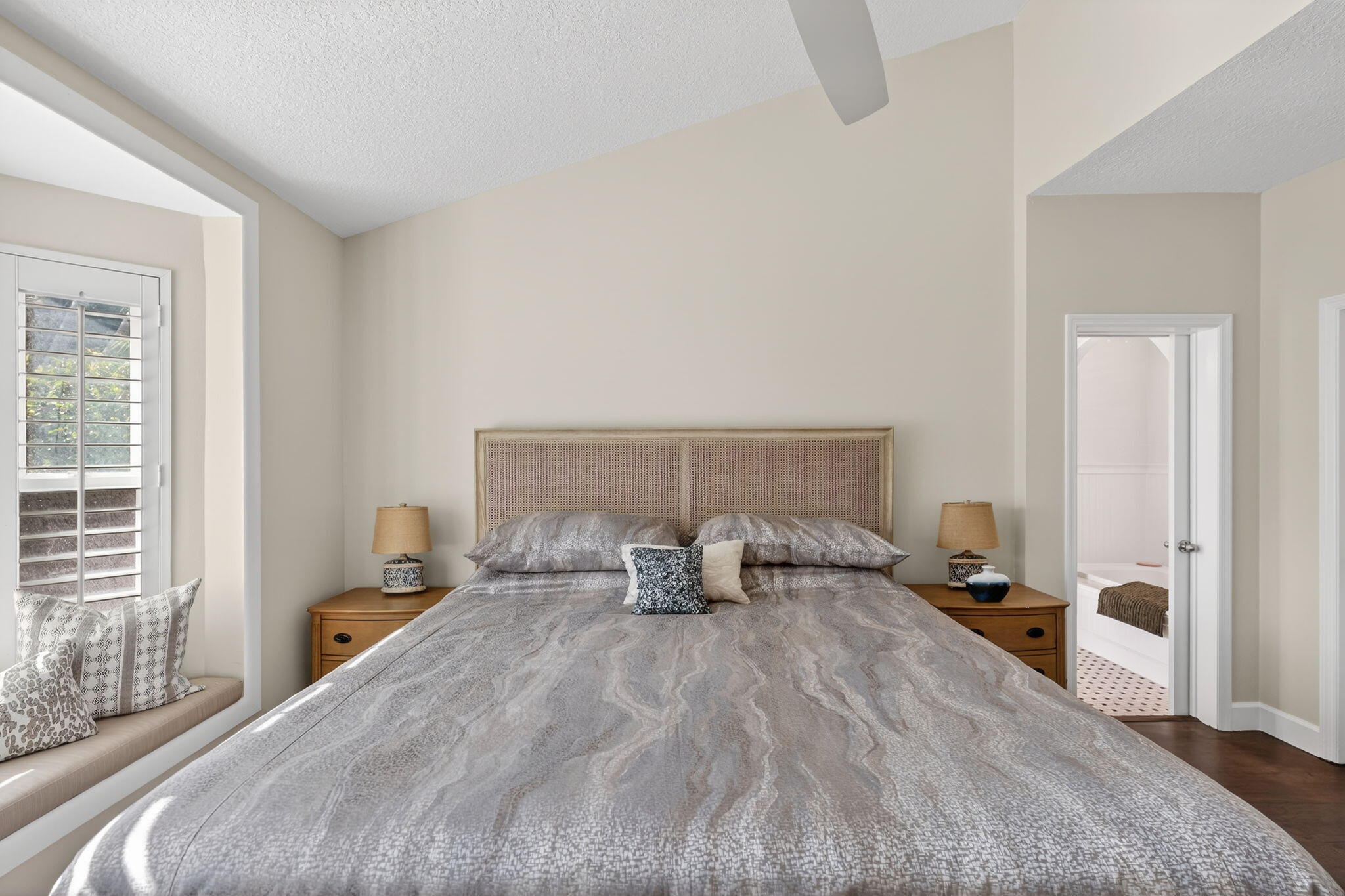 SEA COLONY 1 - Residential Lease