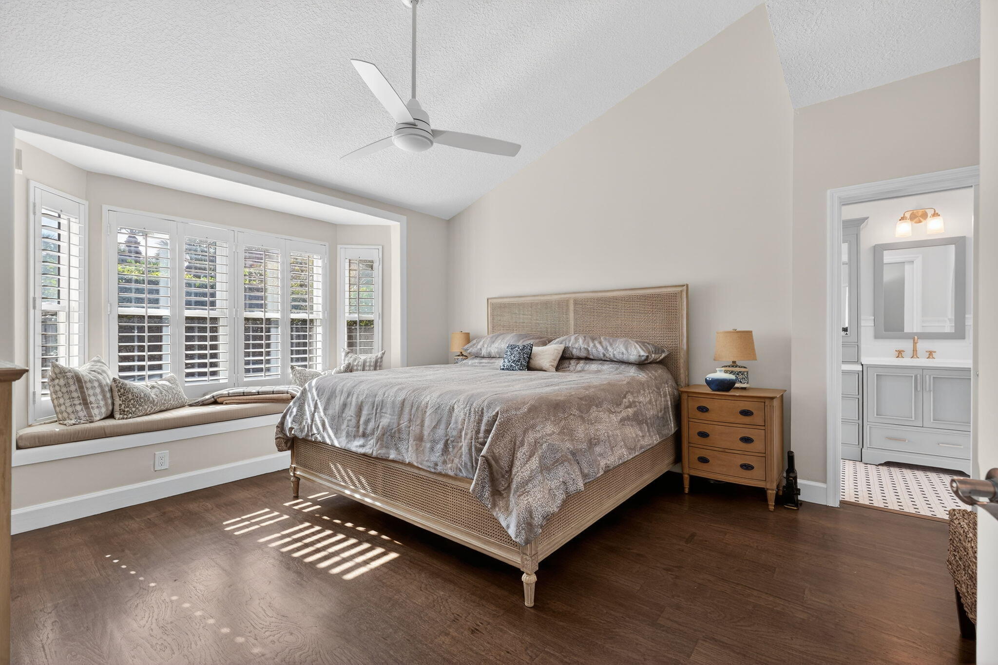 SEA COLONY 1 - Residential Lease