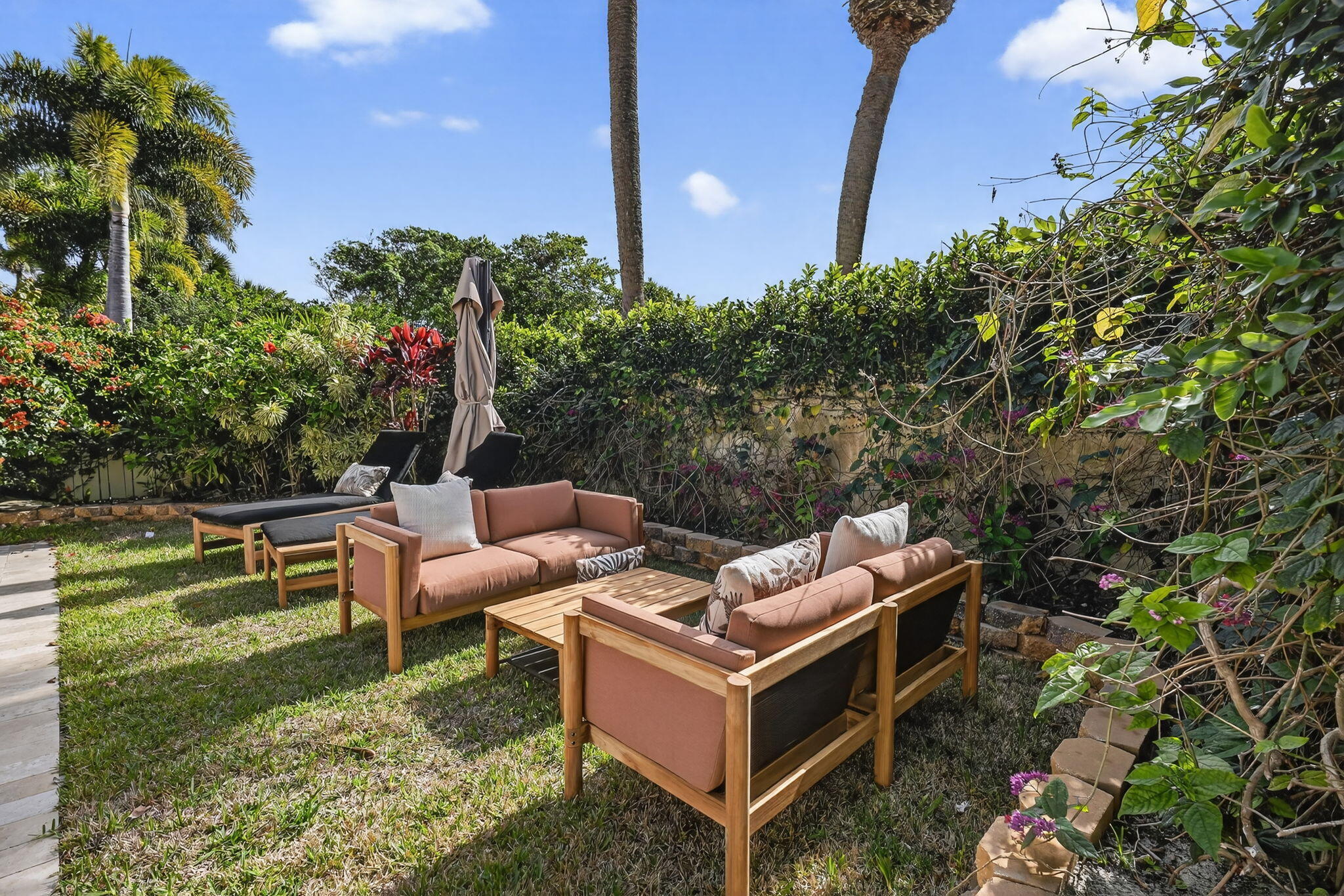 SEA COLONY 1 - Residential Lease