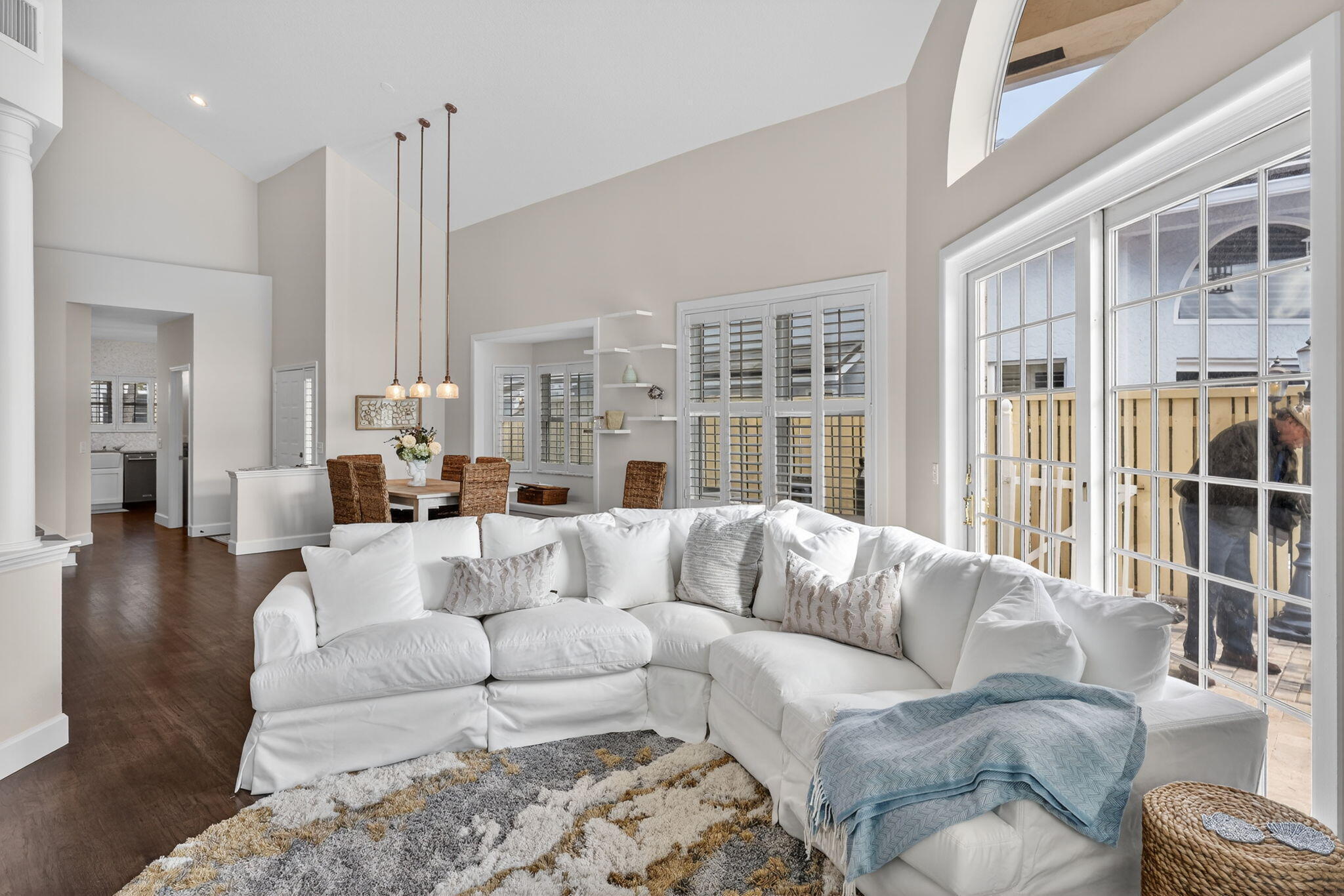 SEA COLONY 1 - Residential Lease