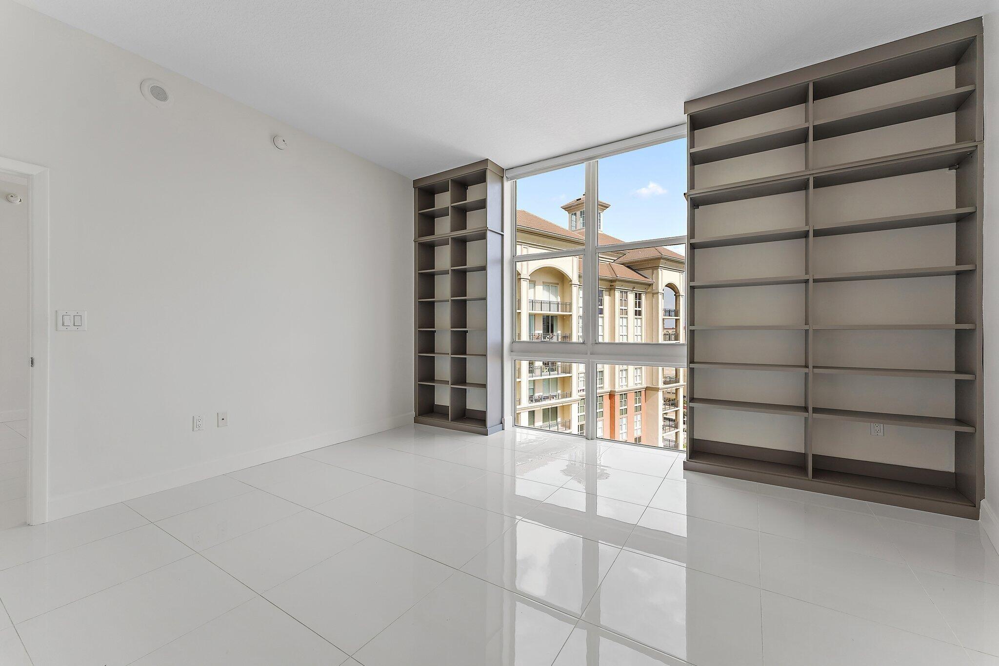 CITYPLACE SOUTH TOWER CON - Residential