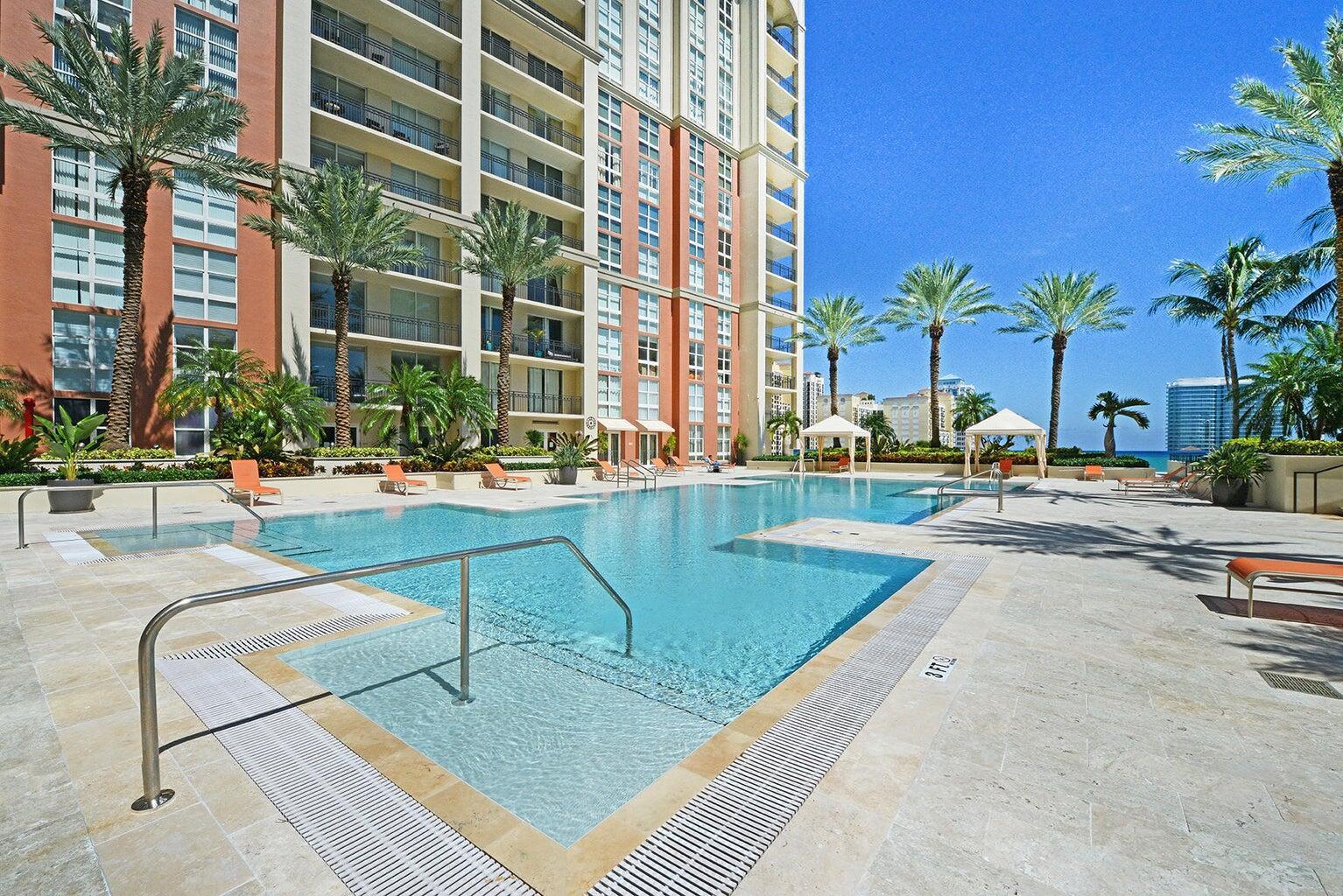 CITYPLACE SOUTH TOWER CON - Residential