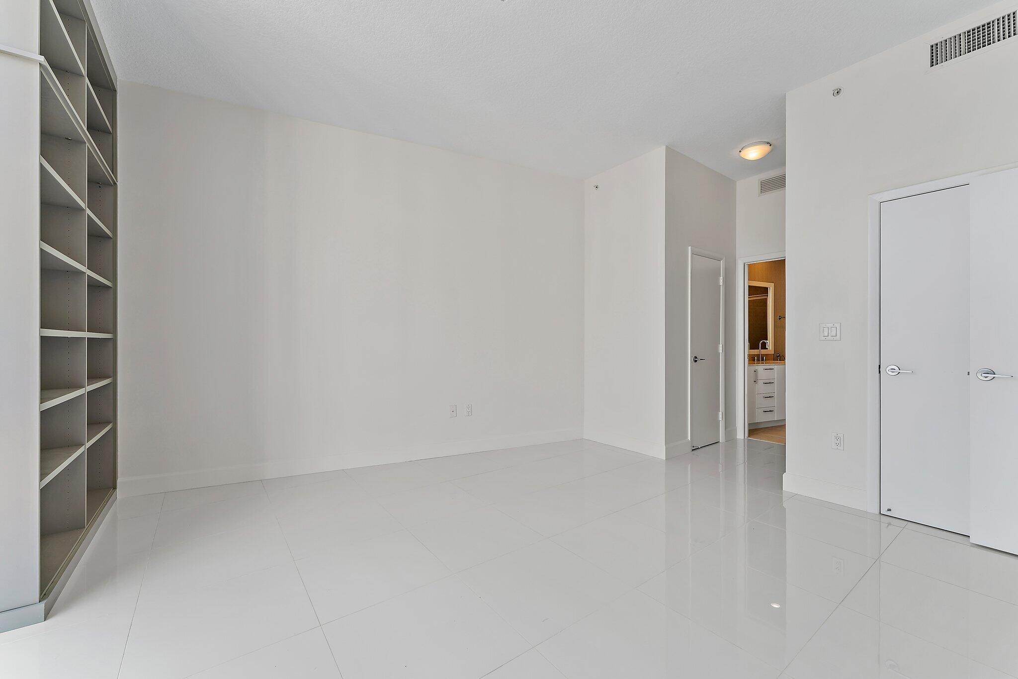 CITYPLACE SOUTH TOWER CON - Residential