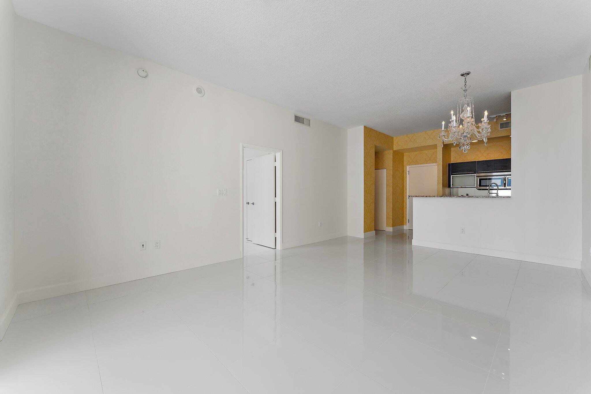 CITYPLACE SOUTH TOWER CON - Residential