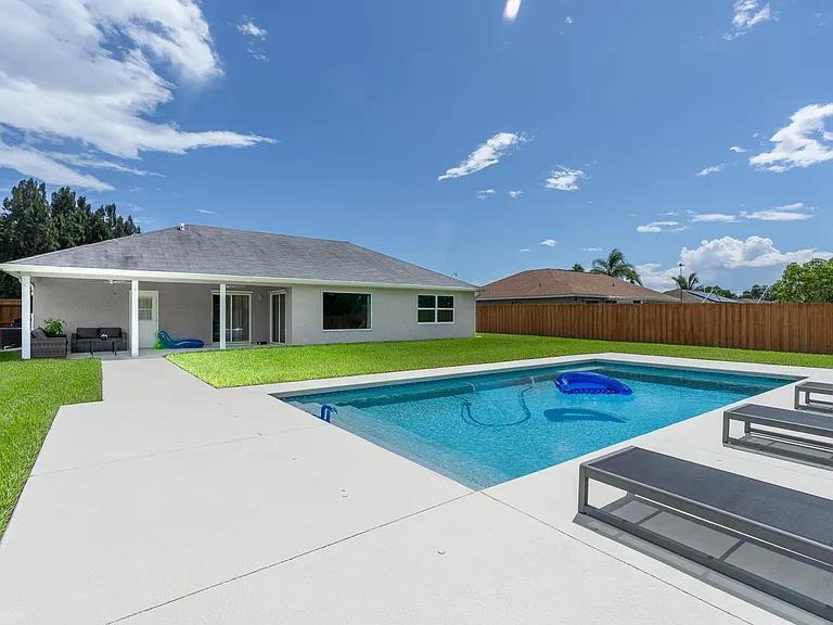 PORT ST LUCIE SECTION 52 - Residential