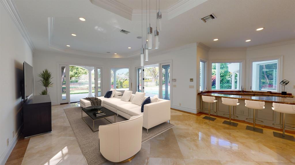 ROYAL PALM YACHT & COUNTRY CLUB - Residential