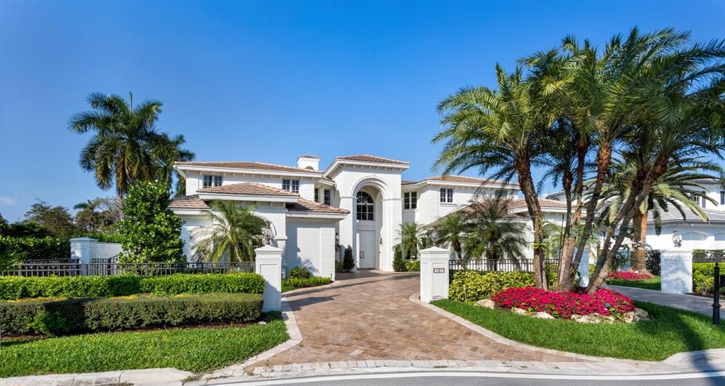 Photo of 121 Royal Palm Way, Boca Raton, FL 33432 (MLS # R10696243)