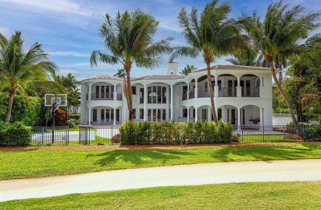 ROYAL PALM YACHT & COUNTRY CLUB - Residential