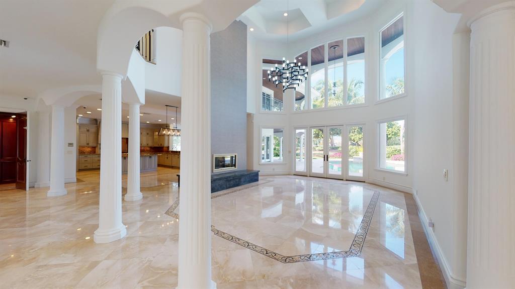 ROYAL PALM YACHT & COUNTRY CLUB - Residential