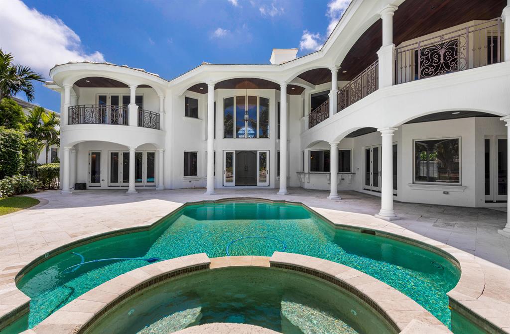 ROYAL PALM YACHT & COUNTRY CLUB - Residential