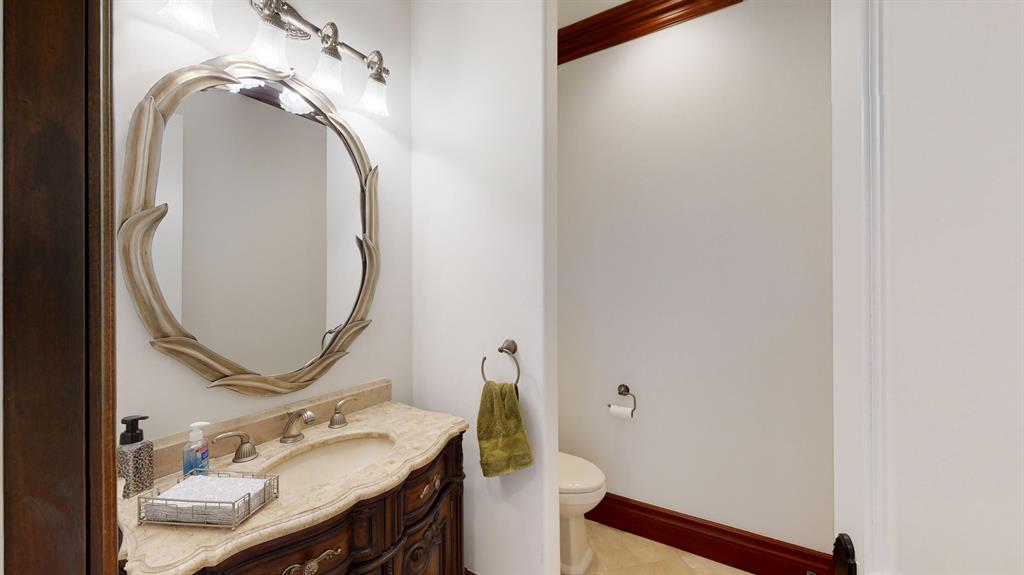 ROYAL PALM YACHT & COUNTRY CLUB - Residential