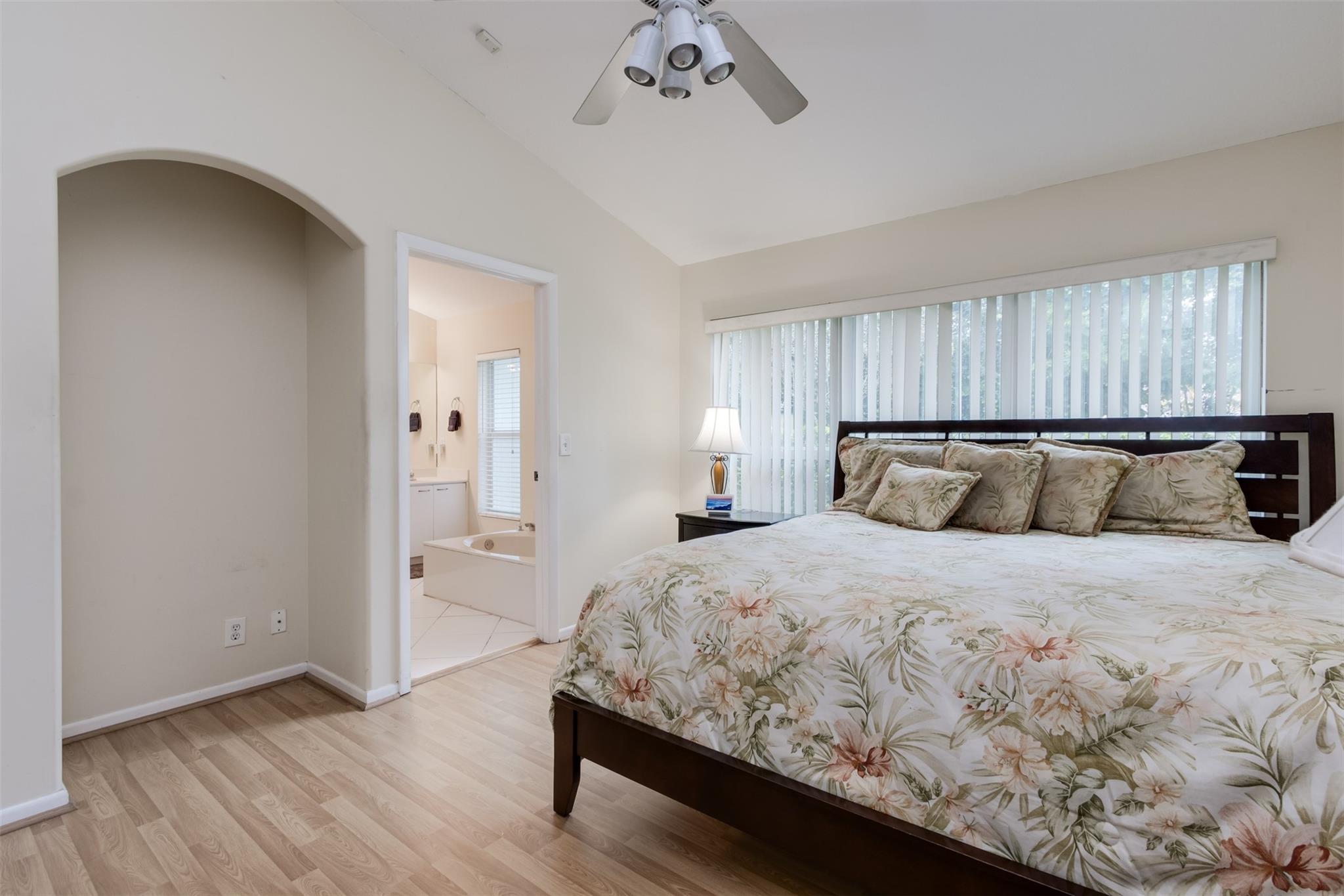 Woodside Estates 127-10 B - Residential