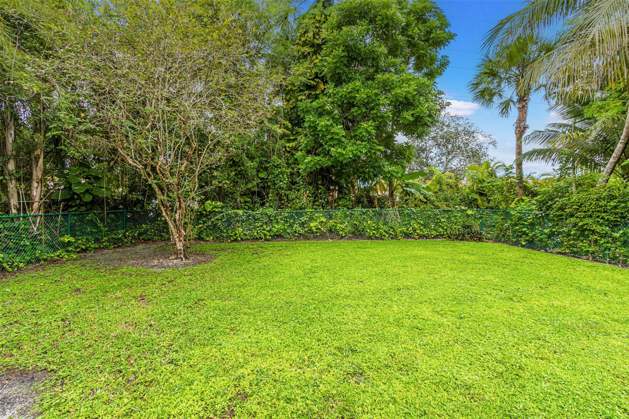 Woodside Estates 127-10 B - Residential