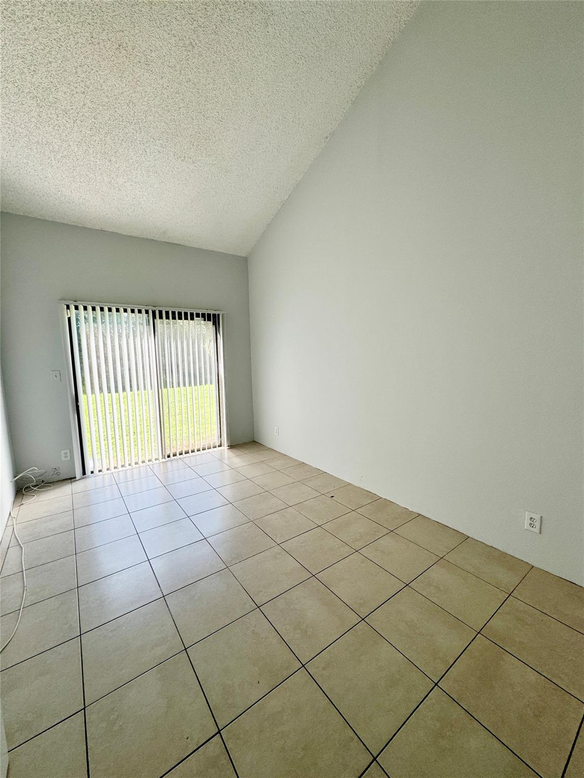 ORCHARD LAKE TOWN HOUSES - Residential