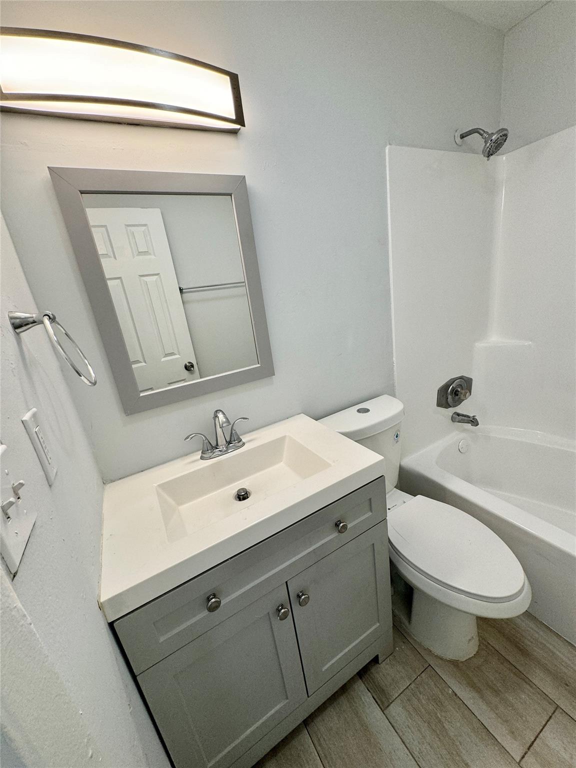 ORCHARD LAKE TOWN HOUSES - Residential