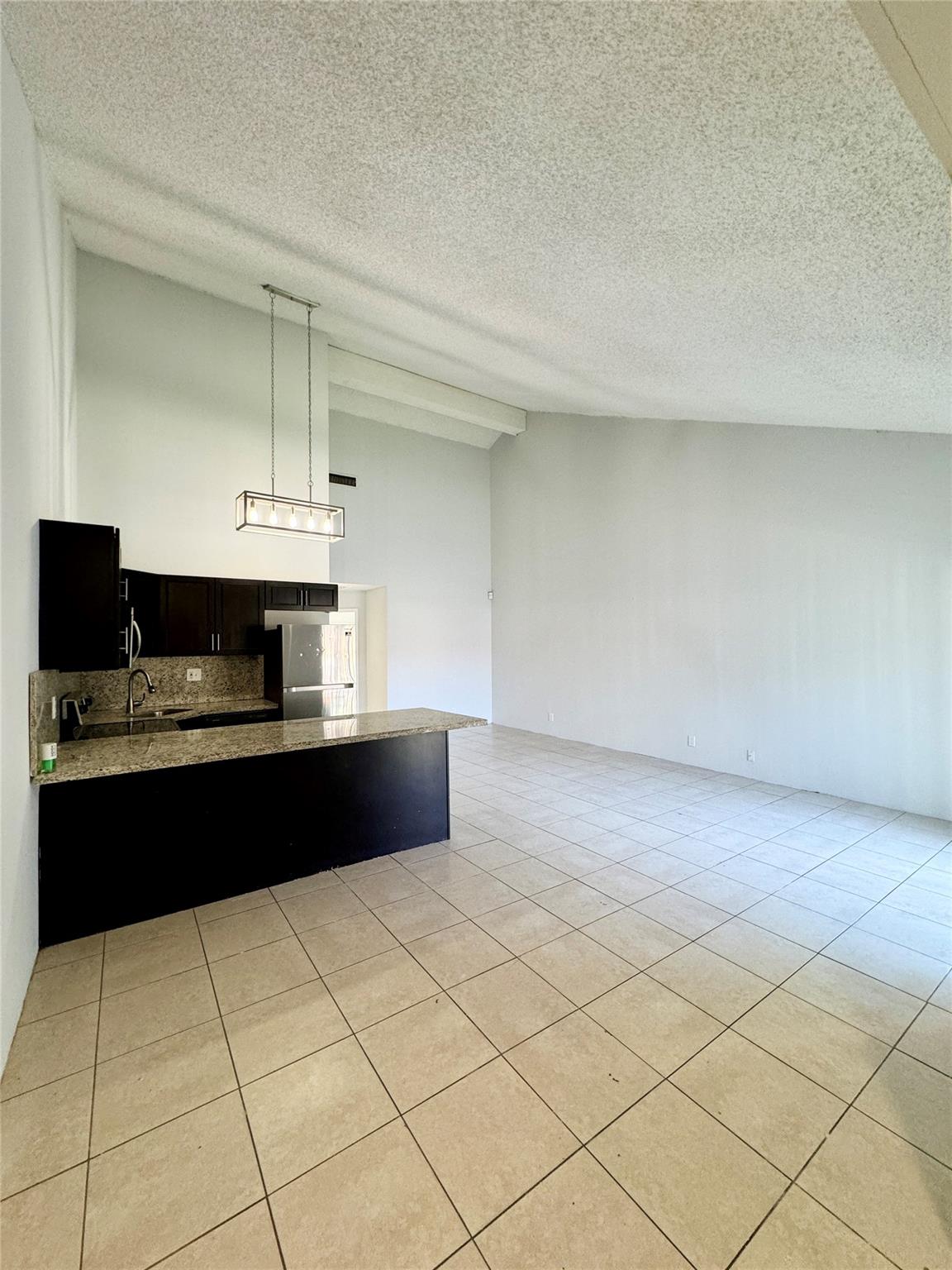 ORCHARD LAKE TOWN HOUSES - Residential