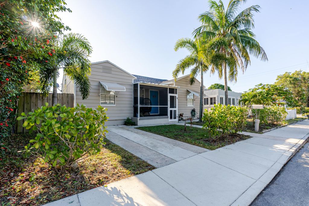 Photo of 206 N E Street, Lake Worth Beach, FL 33460 (MLS # R11165047)