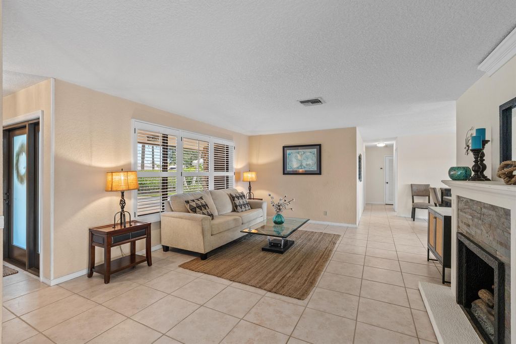 Photo of 1223 SW Pepperridge Terrace, Boca Raton, FL 33486 (MLS # B26002073)