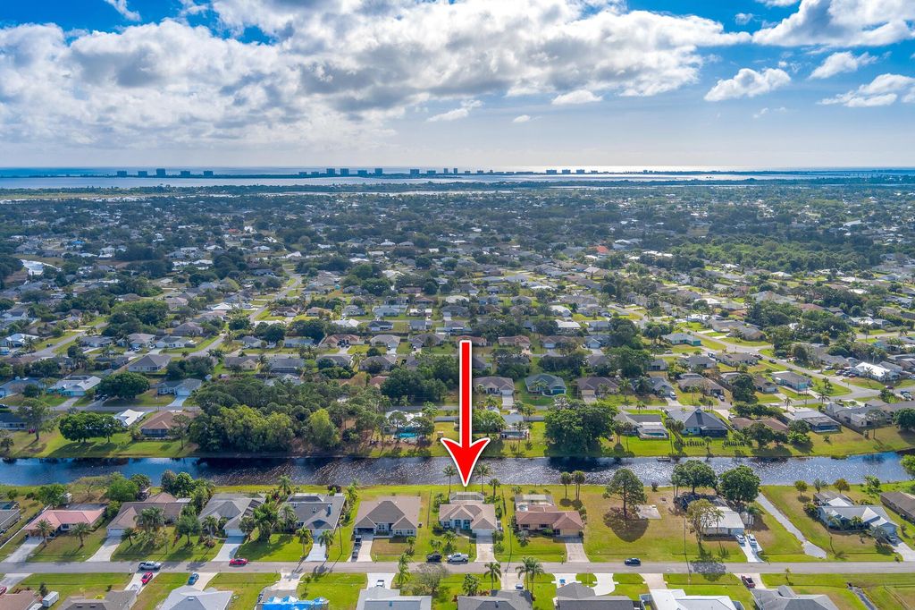 Photo of 1937 SE Mantua Street, Port Saint Lucie, FL 34952 (MLS # R10981044)