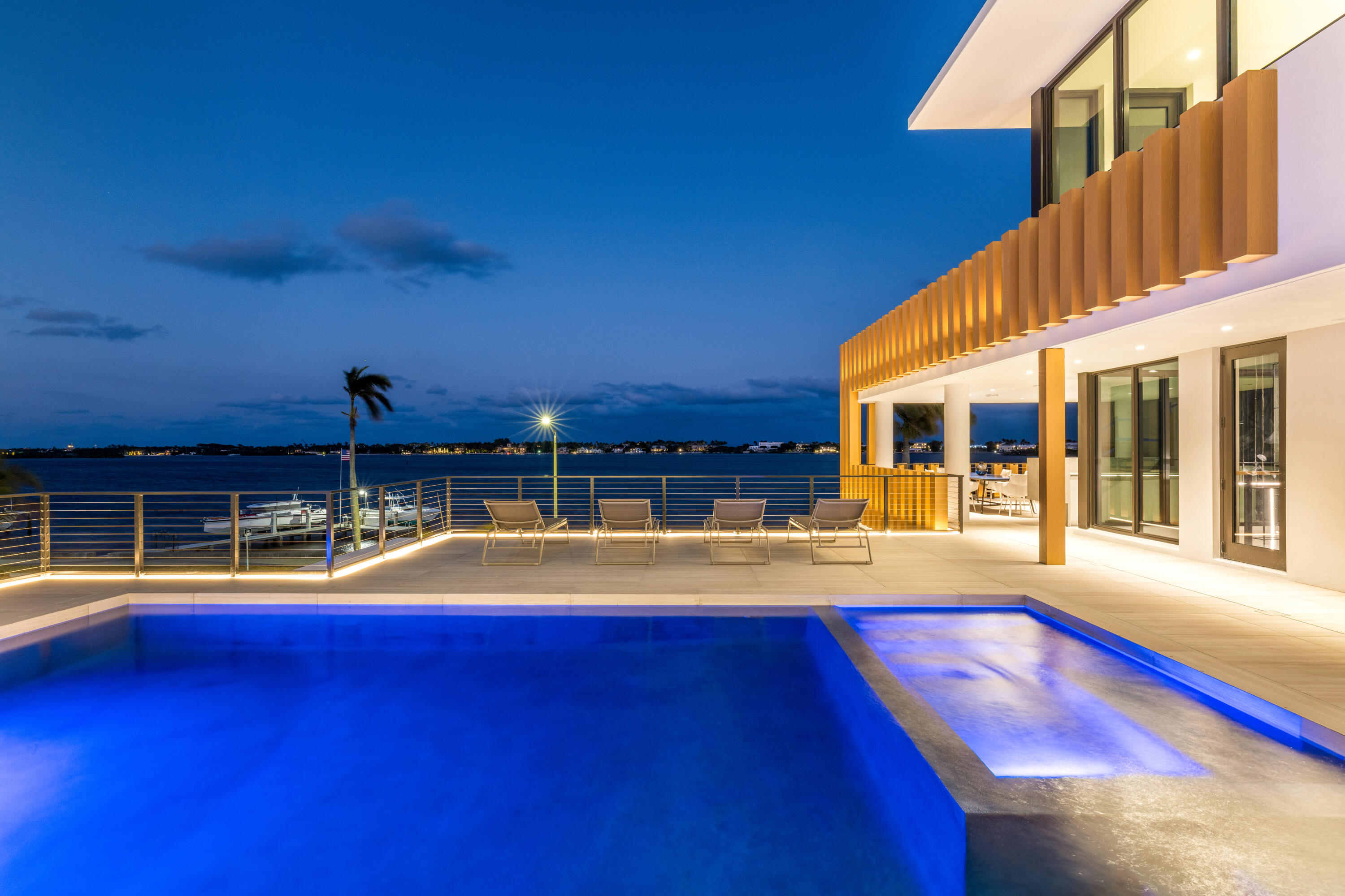 BEACH SHORES - Residential