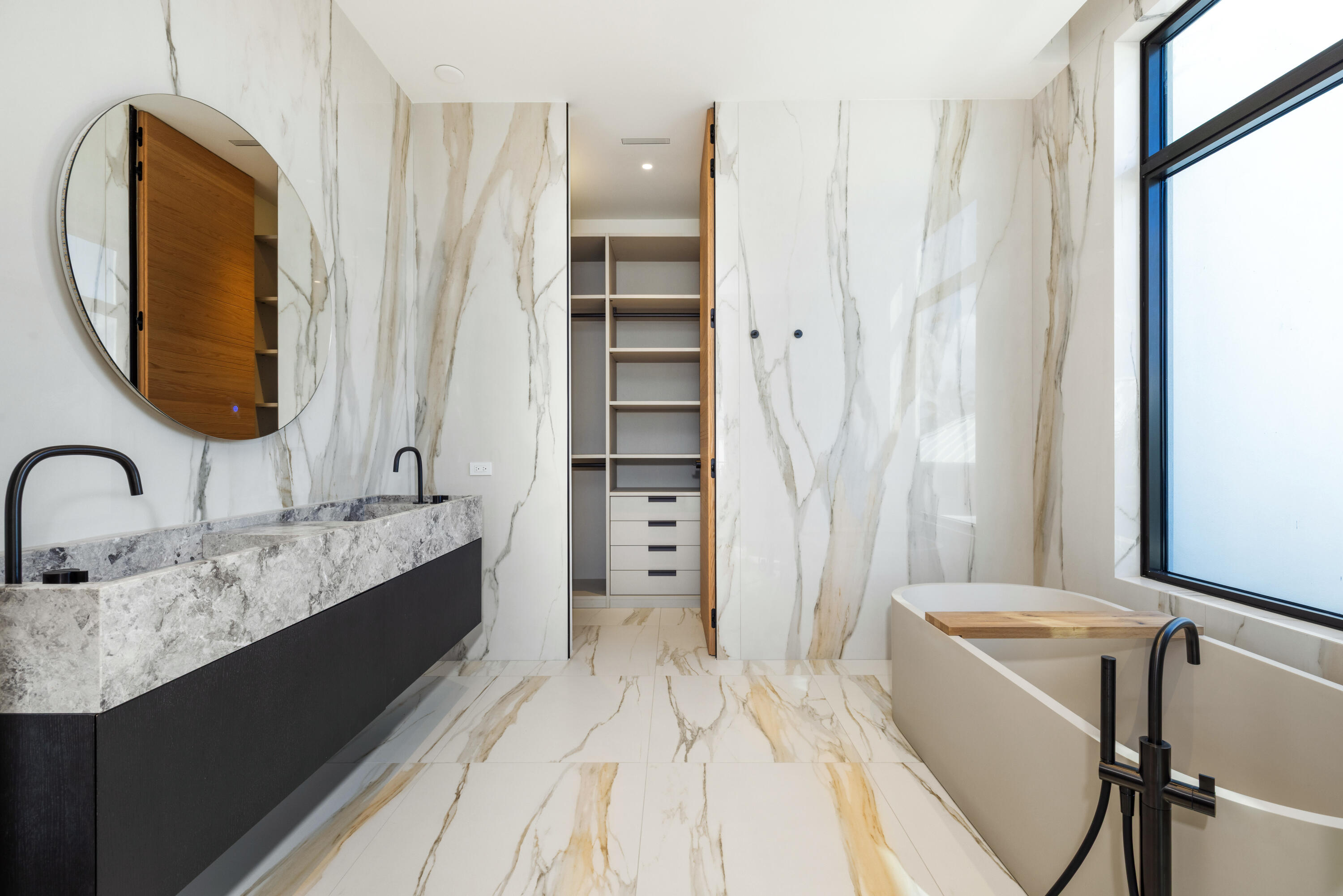 BEACH SHORES - Residential