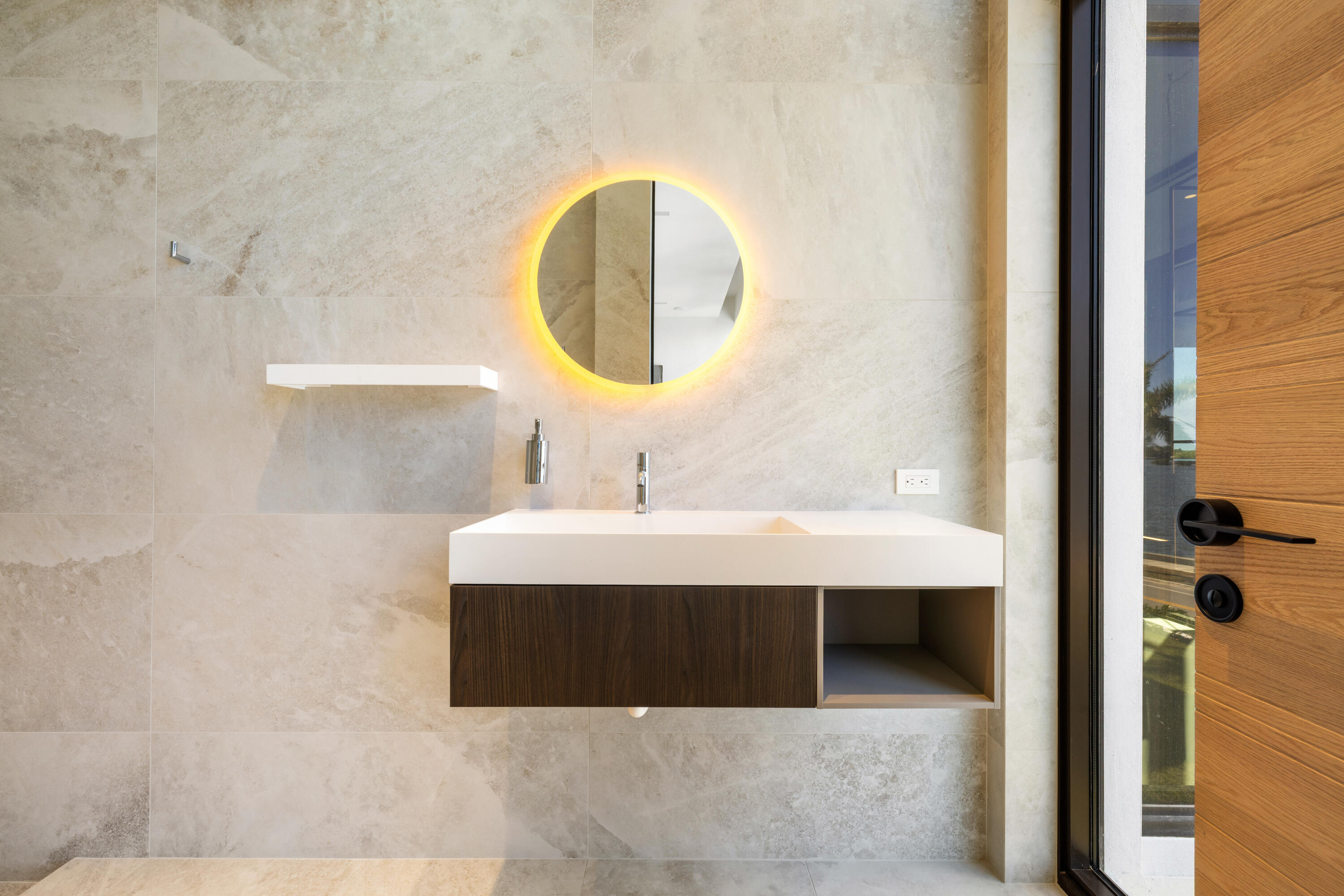 BEACH SHORES - Residential