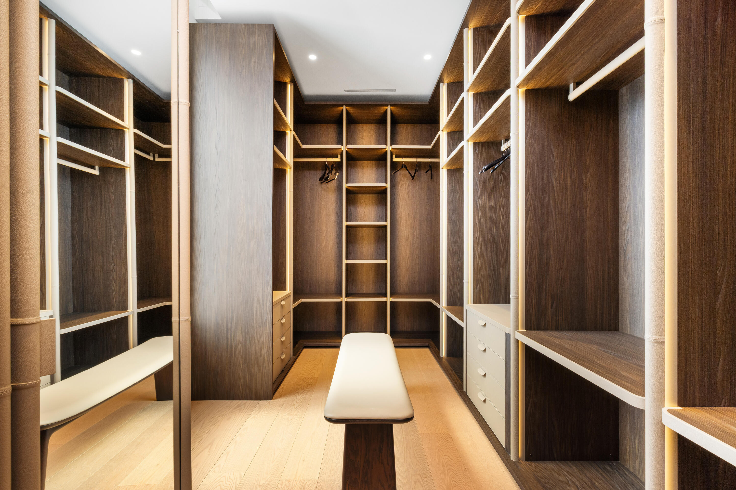 BEACH SHORES - Residential