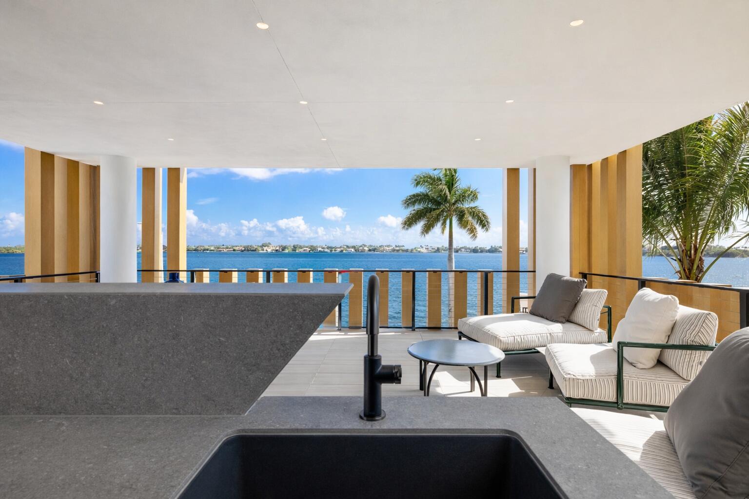 BEACH SHORES - Residential