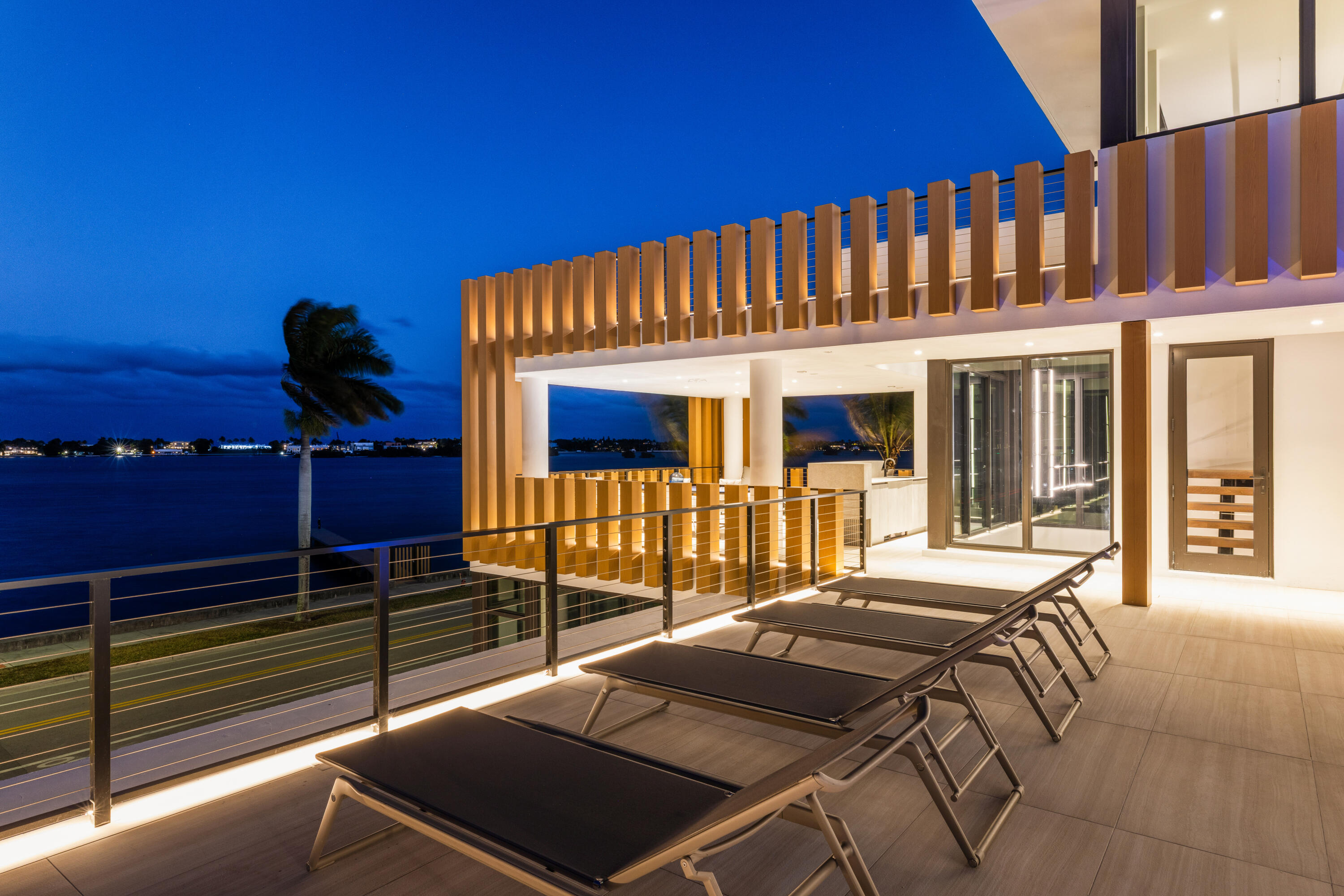 BEACH SHORES - Residential